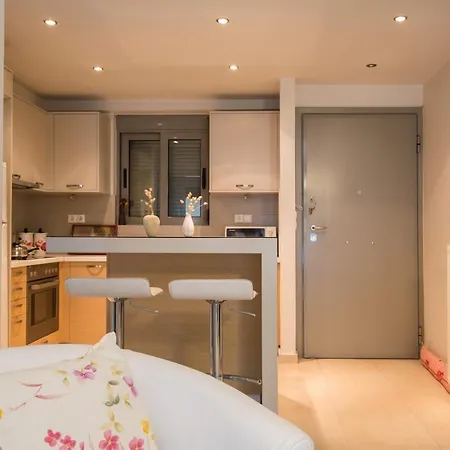 Lovely New βuild Flat Near Metro - Free Parking
