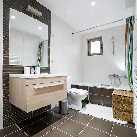 Lovely New βuild Flat Near Metro - Free Parking Διαμέρισμα *