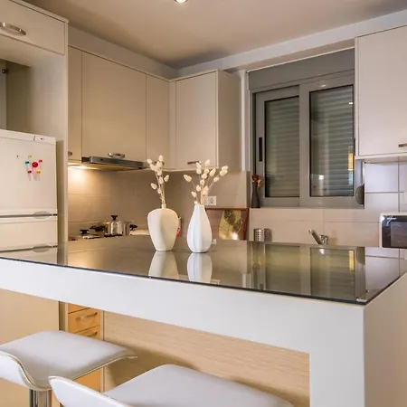 Lovely New βuild Flat Near Metro - Free Parking