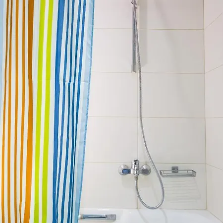 Lovely New βuild Flat Near Metro - Free Parking Apartment *