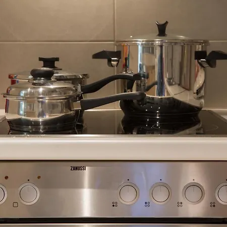 Lovely New βuild Flat Near Metro - Free Parking Apartment *